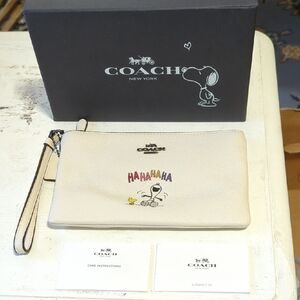 Coach Snoopy Cream Wristlet